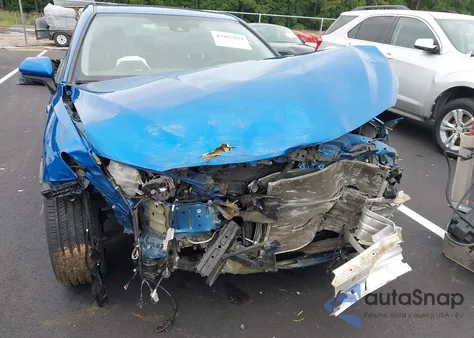 2020 Toyota Camry Le z USA, uszkodzony, nr VIN 4T1C11AK5LU350975